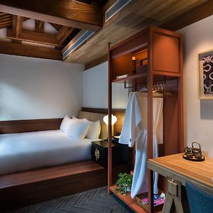 Xinyi Queen Size Room